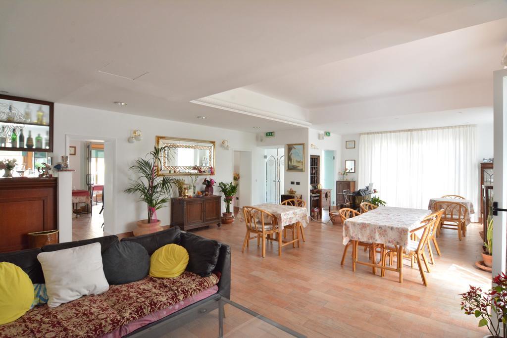 Hotel Galassi Нумана Экстерьер фото