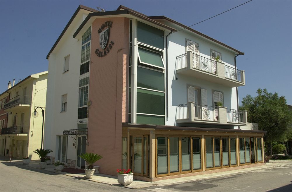 Hotel Galassi Нумана Экстерьер фото